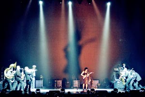 david byrne and st.Vincent stage design